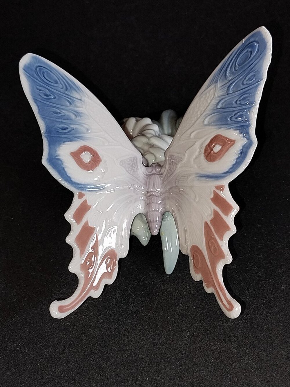 Lladro Graceful Landing Butterfly Porcelain Figurine